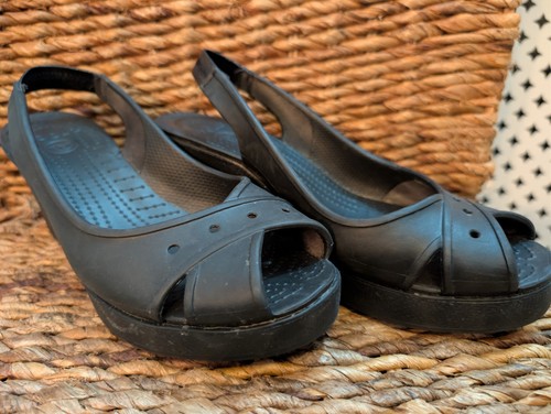Women size crocs - 8, w10)