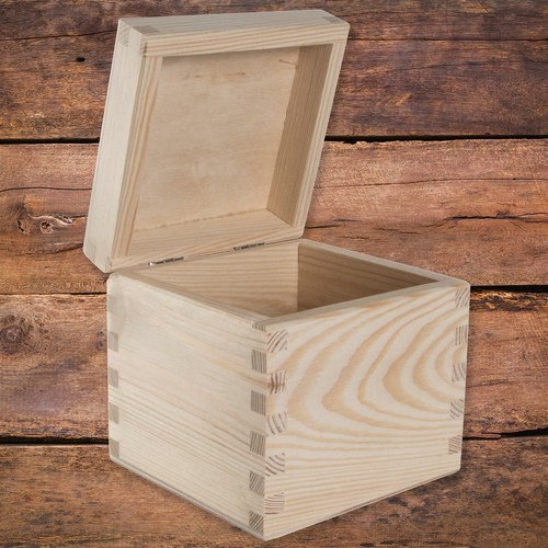 Wooden box with - wooden, 11x11x10cm