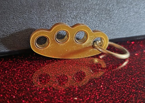 Knuckle duster keyring - duster,