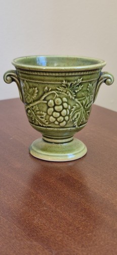 Vintage holkham pottery vase - holkham,