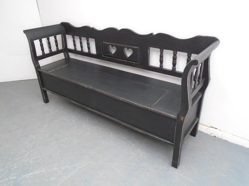 Black heart motif antique - black,