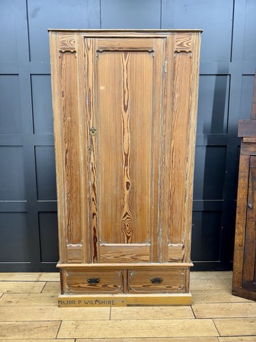 Victorian pitch pine linen - pitch,