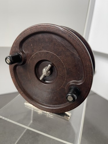 Fly fishing reel - fly,