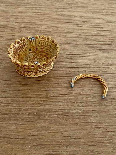 Hantel miniature basket broken - basket,