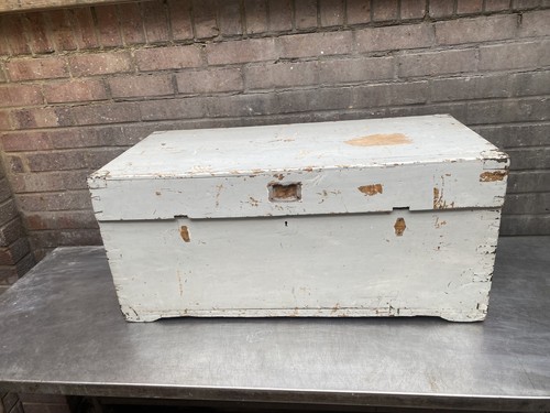 Camphor wood chest - , vintage