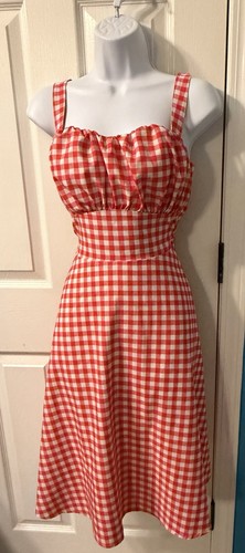 Red white checkered pinup - white,