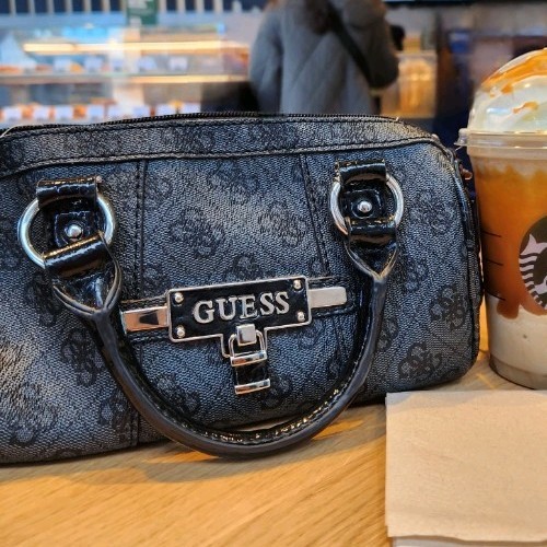 Guess barrel small bag used - guess,