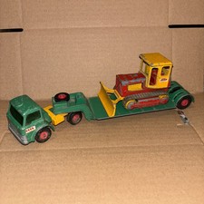 P709-MATCHBOX KING SIZE K-17 DYSON LOW LOADER AND CASE TRACTOR