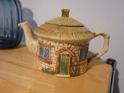 Vintage sylvac teapot cottage - sylvac,