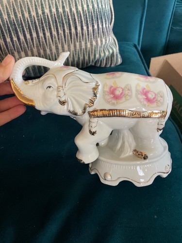 Fine porcelain lucky - lucky, elephant