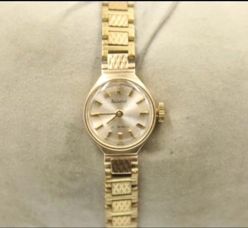 Ladies 375 9ct gold case - ladies,