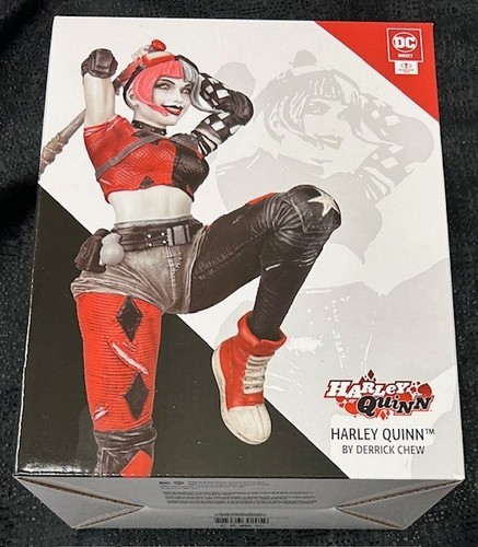 Batman harley quinn red - harley,