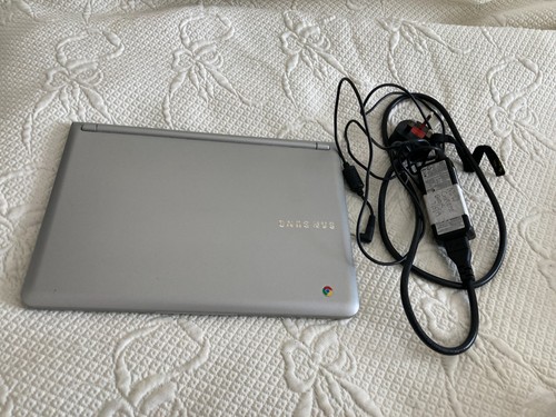Samsung chromebook xe3303c12 - samsung,