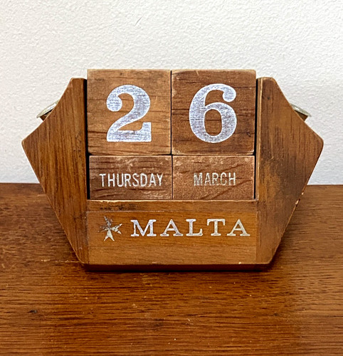 Vintage perpetual desk - perpetual,