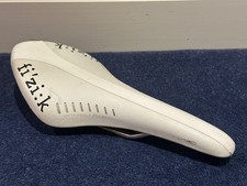 Fizik Arione K:IUM Saddle in