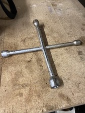 VINTAGE 4 WAY WHEEL BRACE