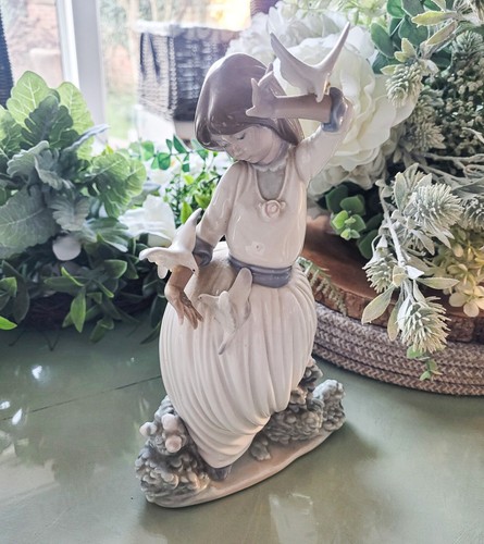 Lladro nao 423 porcelain girl - nao,