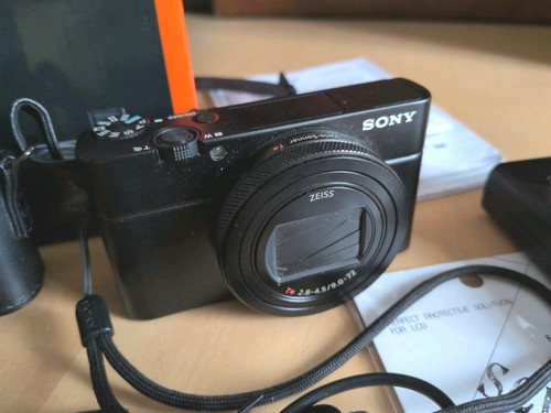 Genuine boxed sony - genuine, dsc-rx100vi
