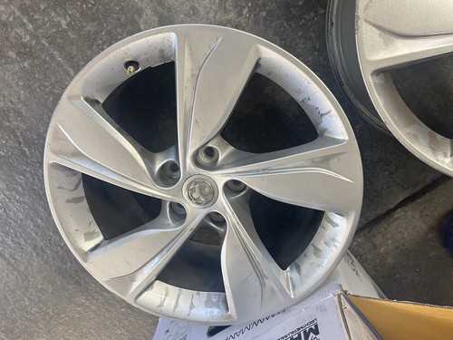 Genuine insignia grandland - 4x,