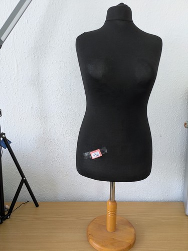 Female male mannequin - male,