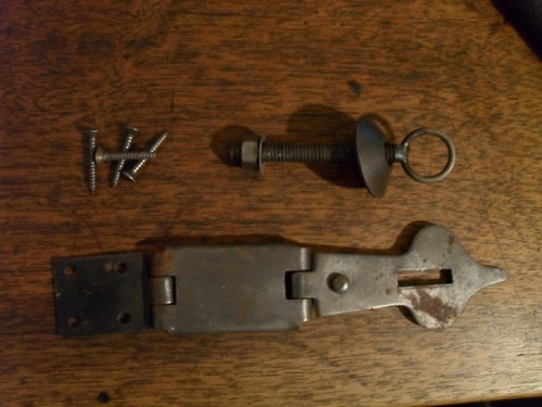 Gothic spear end - &, staple