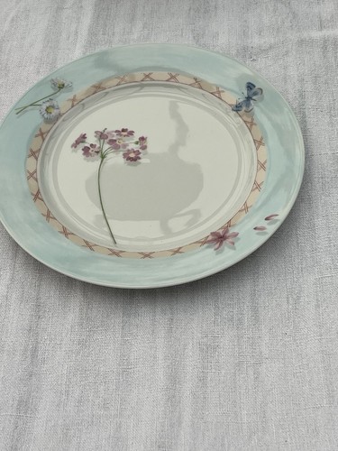 Fine china queen - fine,