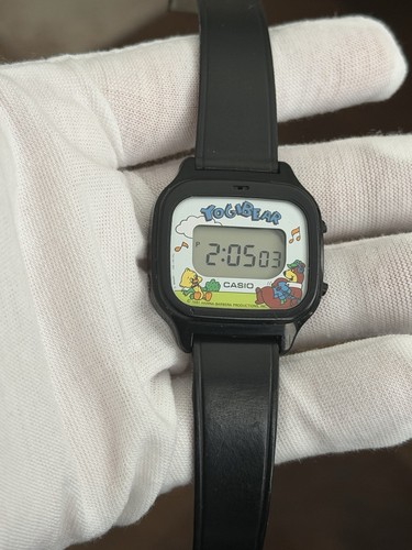 Rare vintage casio yogi bear - rare,