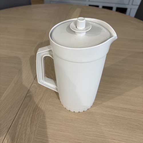 Tupperware pitcher jug - 1l,