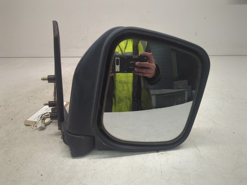 Mitsubishi pajero right wing - mitsubishi,