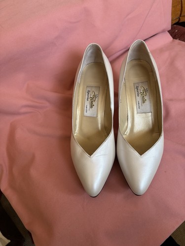 Renata vintage pearlised cream - pearlised,