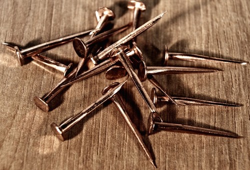 Fine cut copper tacks - fine,