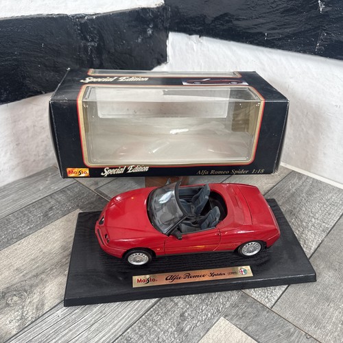 Maisto alfa romeo - maisto, red
