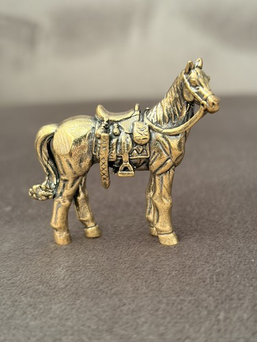 Solid brass horse with - 🐎,
