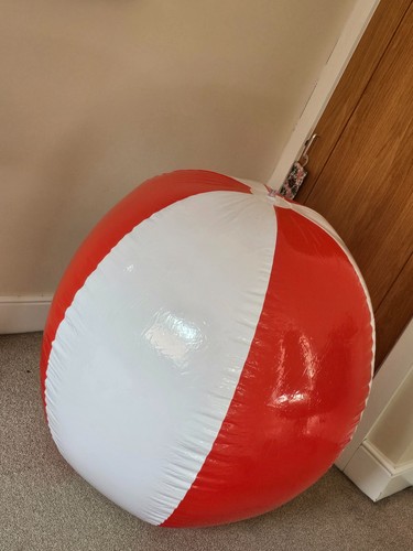 Inflatable jumbo ball around - jumbo,