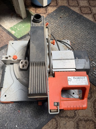 Dewalt mitre saw - saw, 240v