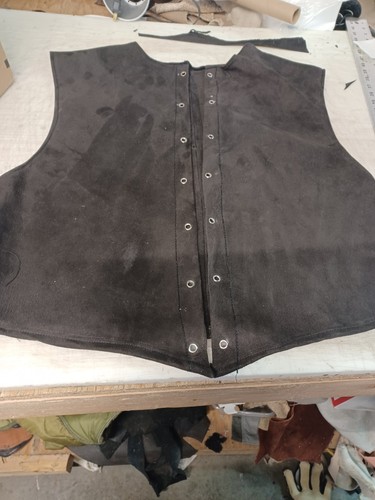 Large short leather jerkin - ,