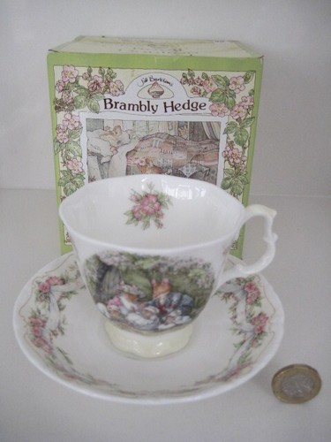 Rare royal doulton brambly - doulton,