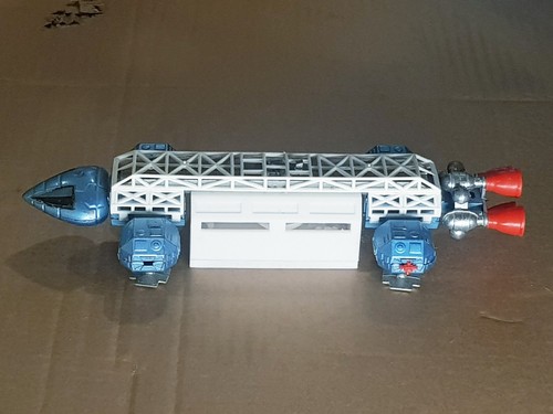 Space 1999 eagle transporter - eagle,