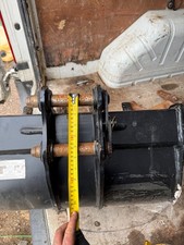 takeuchi excavator 600mm bucket 1.5 to 1.9 tone