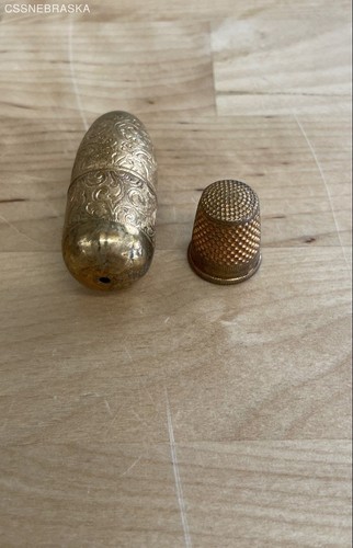 Vintage brass tone thimble - vintage,