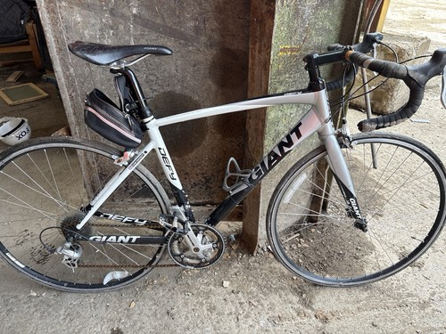 Giant defy road bike - giant, m