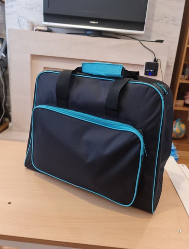 Sewing machine storage bag