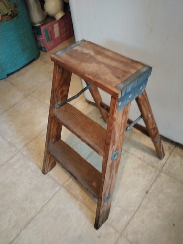 Vintage wooden step - wooden,