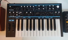 Novation Bass Station II 25-Key Monophonic Analog Synthesizer Boxed Excellent