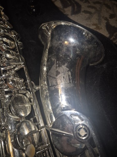 Tenor saxophone trevor james - tenor,