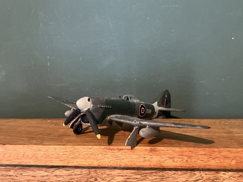 Revell hawker tempest mk - revell, 1:72