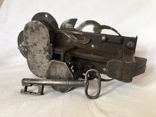 ANTIQUE IRON CHEST LOCK RIM LOCK GERMAN 17TH/18TH CENTURY ARCHITECTURAL WITH KEY