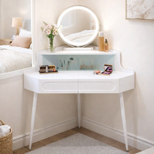 Dressing table corner - dressing,