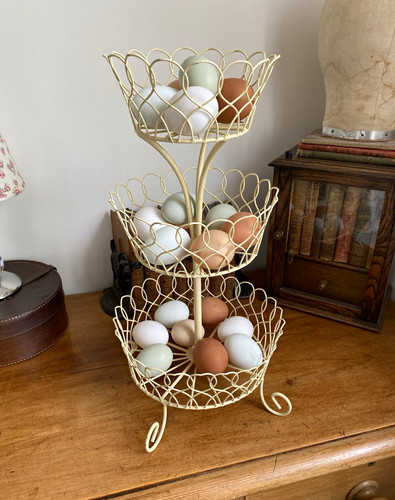 Cream metal tier - wire, basket