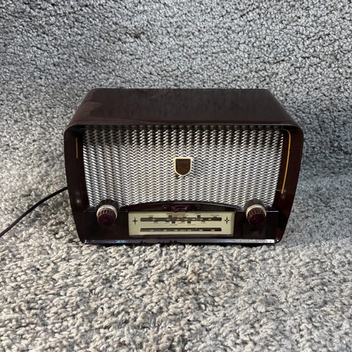 Vintage 1950s ultra - vintage, bakelite